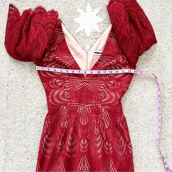 NWOT Dress The Population Mia Angel Sleeve Lace Sheath Midi Dress in Red - Picture 4 of 12